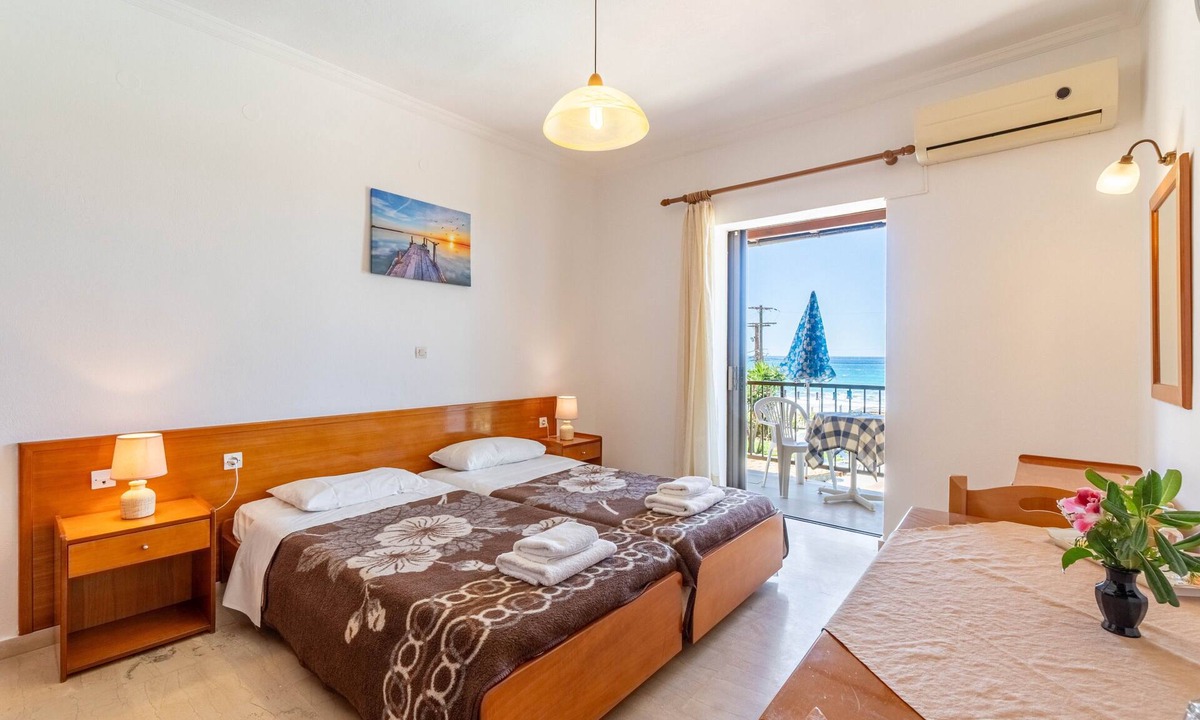 Agios Gordios Apartment | Studio Apartment 'Mires House Front 2' with Sea View, Wi-Fi and Air Conditioning