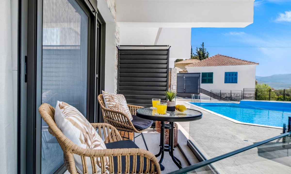 Nikiana Apartment | Studio Apartment 'Oceanida Thalia Lyxury Suite' with Sea View, Wi-Fi and Air Conditioning