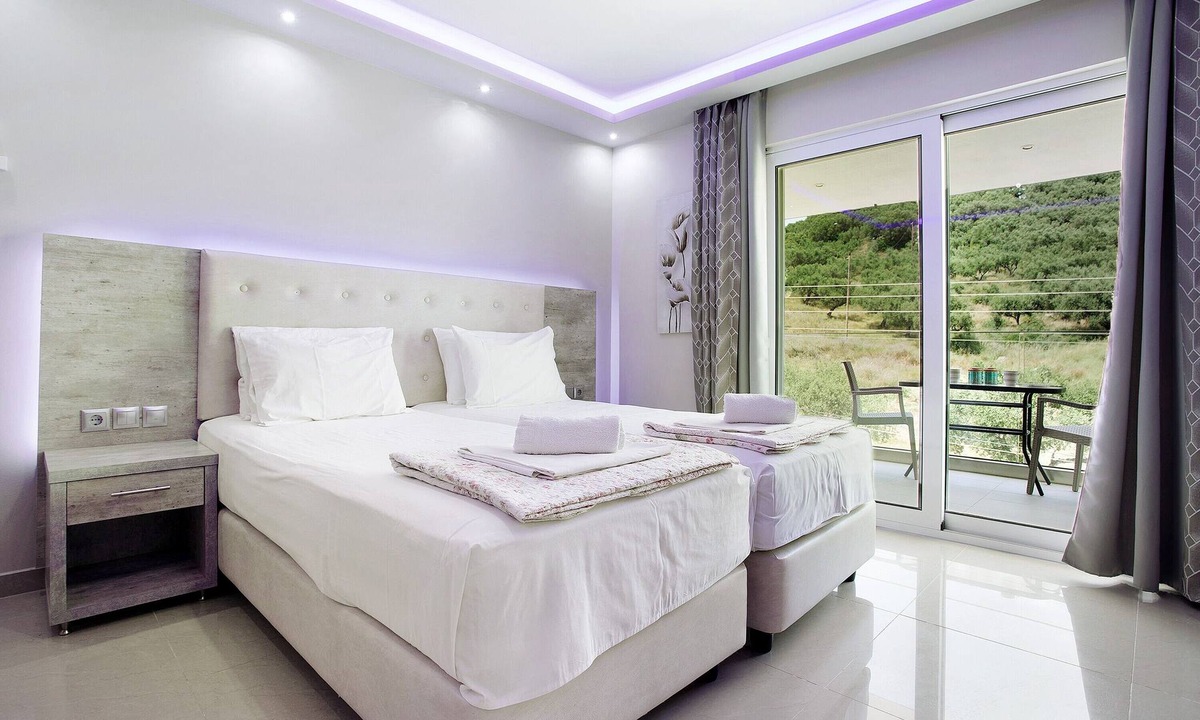 Alikanas Apartment | Studio Apartment 'Villa Dionysia Studio S6' with Shared Pool & Wi-Fi