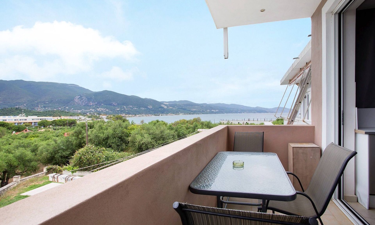 Alikanas Apartment | Studio Apartment 'Villa Dionysia 9' with Shared Pool, Wi-Fi and Air Conditioning