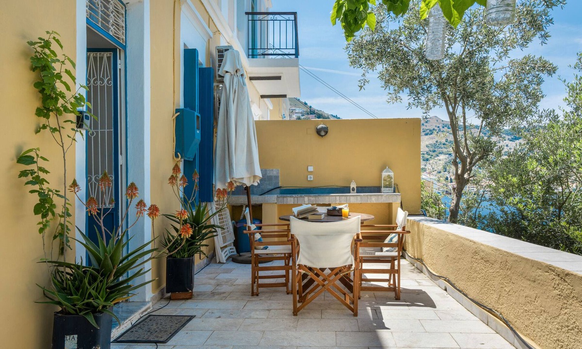Pedi Apartment | Studio 'Dikaia 2' with Sea View, Wi-Fi and Air Conditioning