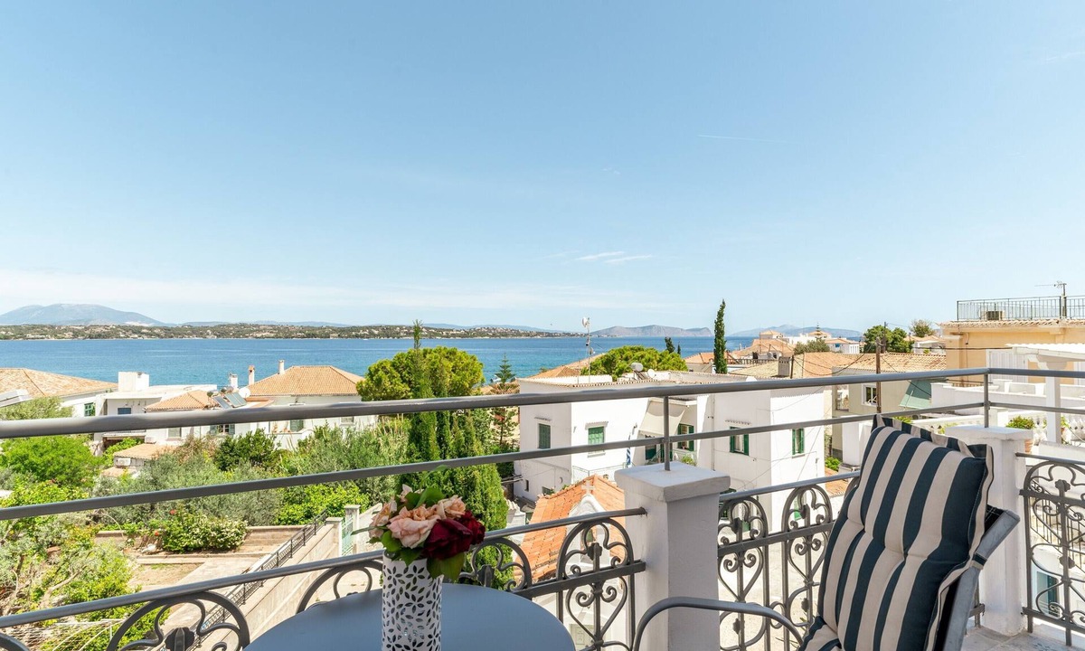 Spetses Apartment | Studio 'Martha's House' with Sea View, Wi-Fi and Air Conditioning