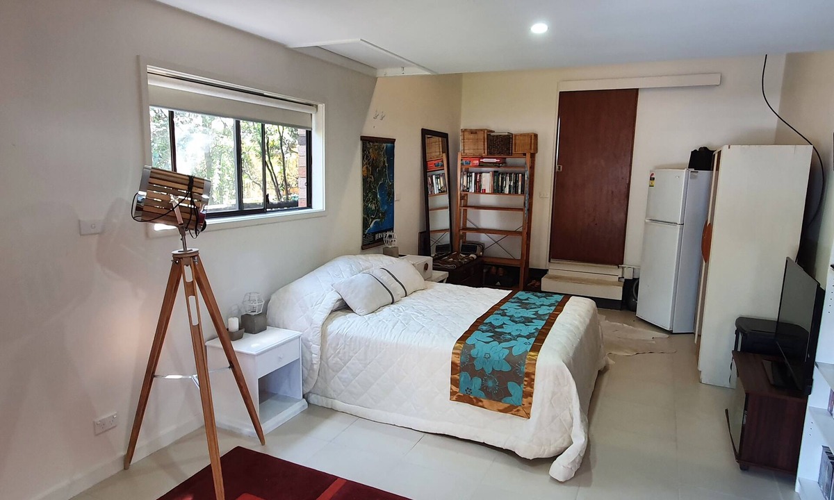 Callala Bay Apartment | Studio style self contained room, steps to the beach.