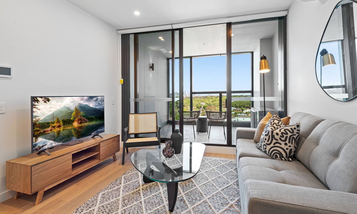 Alphington Apartment | Stunning 1-Bed with City Views and Amenities