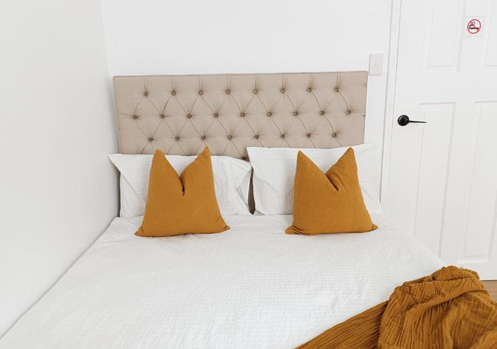 Sydenham House | Stunning Queen Room 1Min Walk to Station with 55 Inch TV