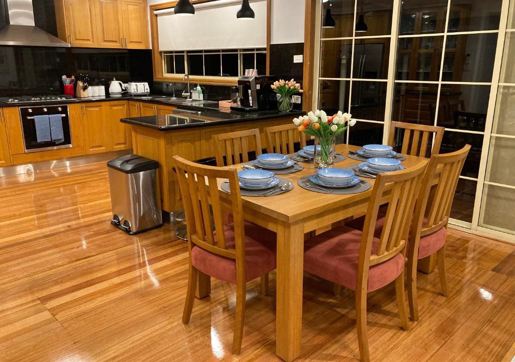 Glenroy House | Style/Comfort/Spacious 4 bedroom house plus study