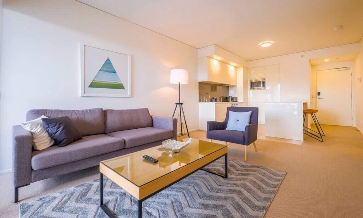 Bowen Hills Apartment | Stylish 1BR with Sauna, Pool and Gym-Close to CBD!