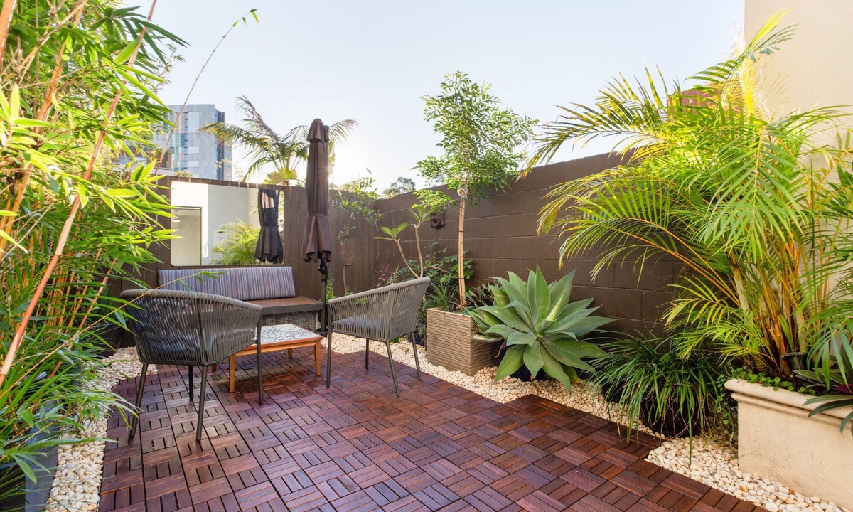 Redfern Apartment | Stylish 2-Bed Unit with Garden Patio and Balcony