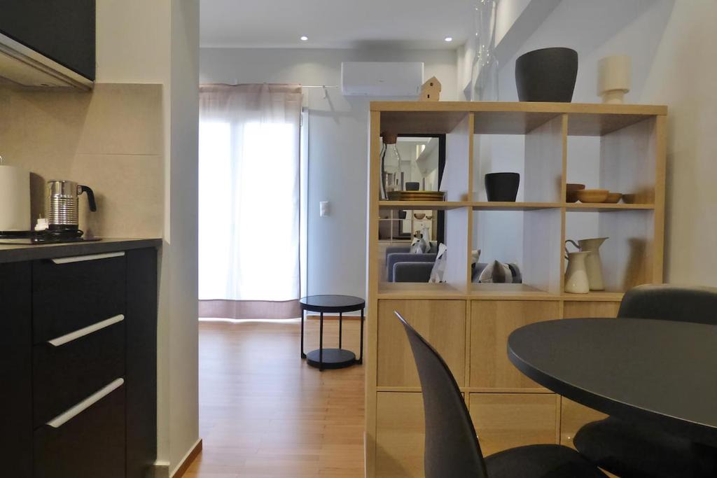 Ano Patisia Apartment | Stylish city studio by MPS