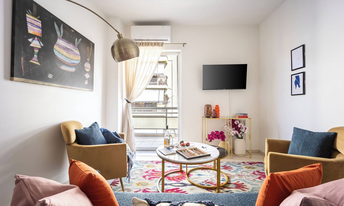 Dafni-Ymittos Apartment | Stylish Family Flat – Balcony & Metro Access