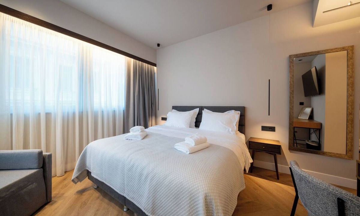 Psirri Hotel | Suite with City View, Lux Suites Athens