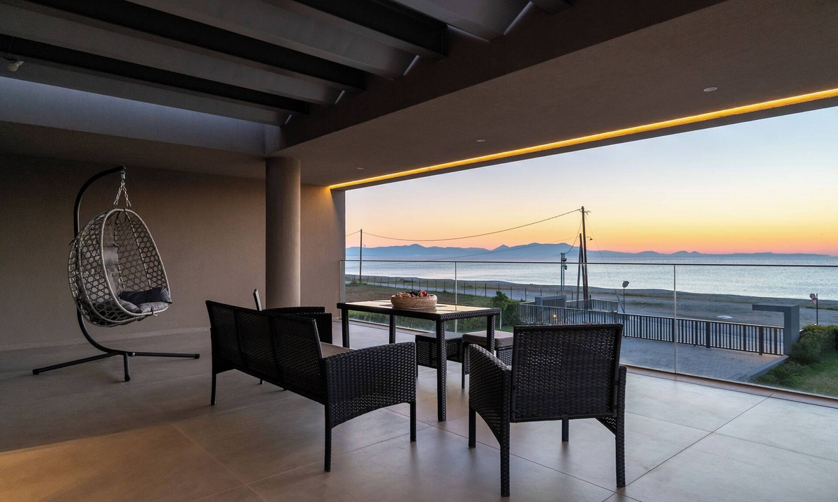 Paralio Astros Apartment | Sun and Sea Apartment in Astros, Beachfront, 2 Bathrooms, Sunset Balcony,Parking