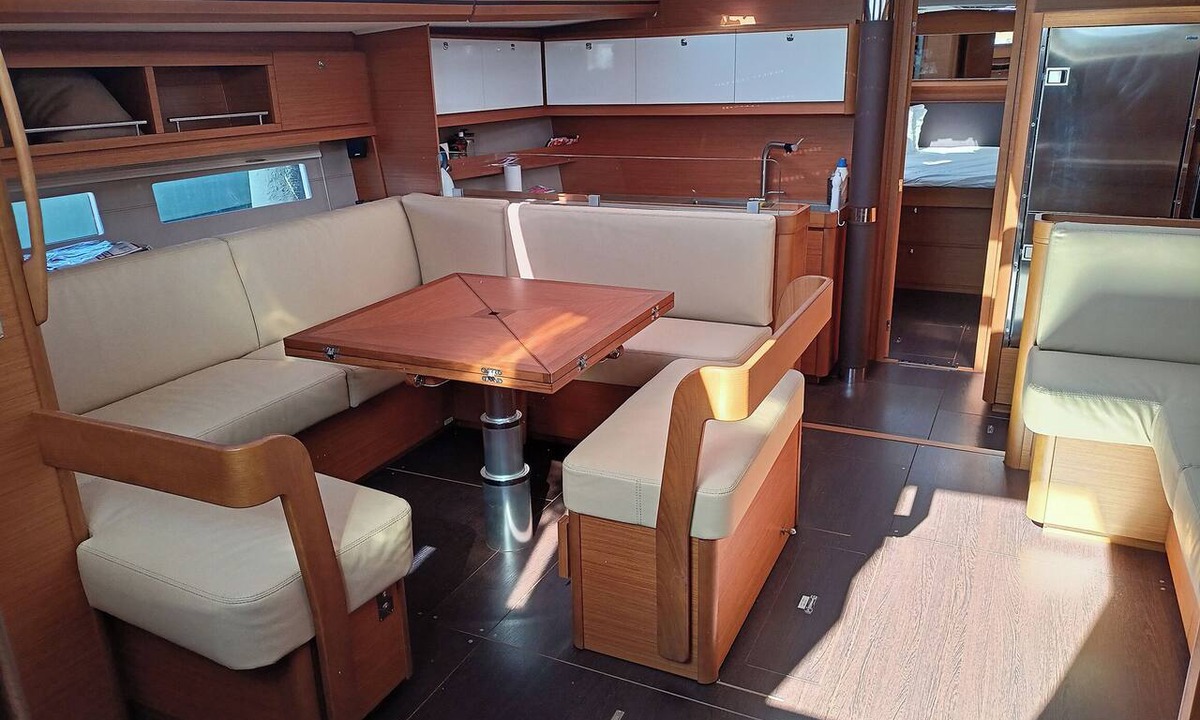 Nikita Boat Rental | Sun-Kissed Sailing: A Luxurious Beach Experience in Nikiti, Macedonia