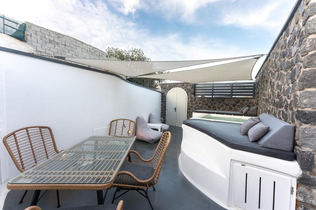 Karterados Villa | Sun Naam Home Santorini with heated jacuzzi