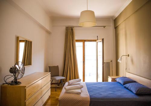 Athens Apartment | Sunny Apartment (90m2) in Athens center