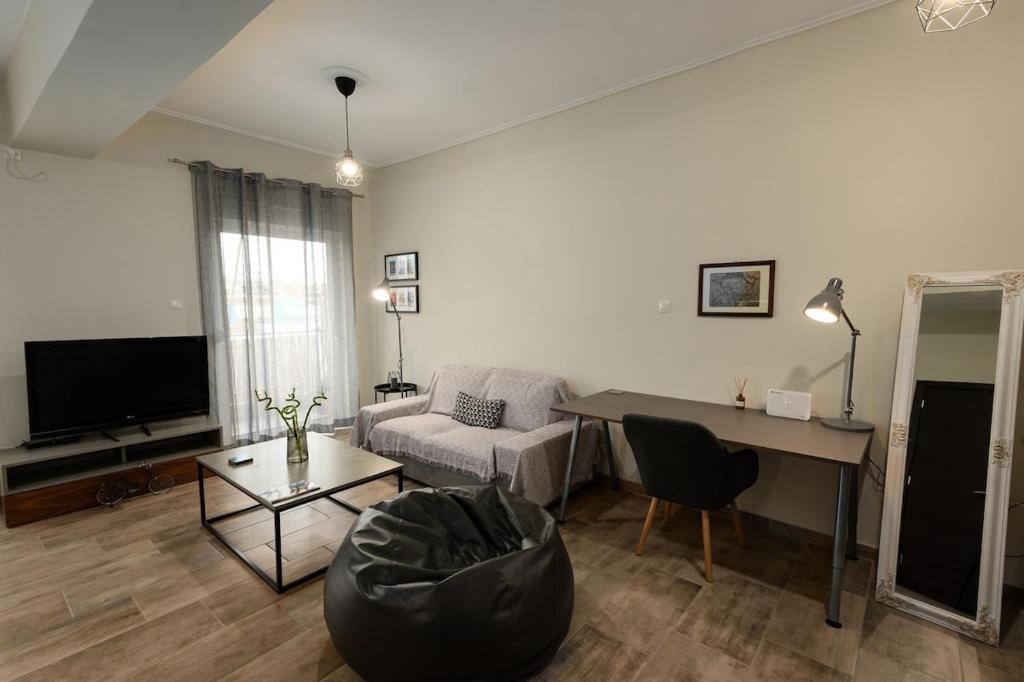 Kallithea Apartment | Sunny Athenian Apartment