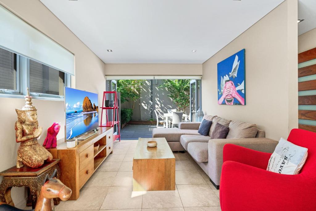 Balmain House | Sunny Townhouse In Tasteful Inner-City Suburb