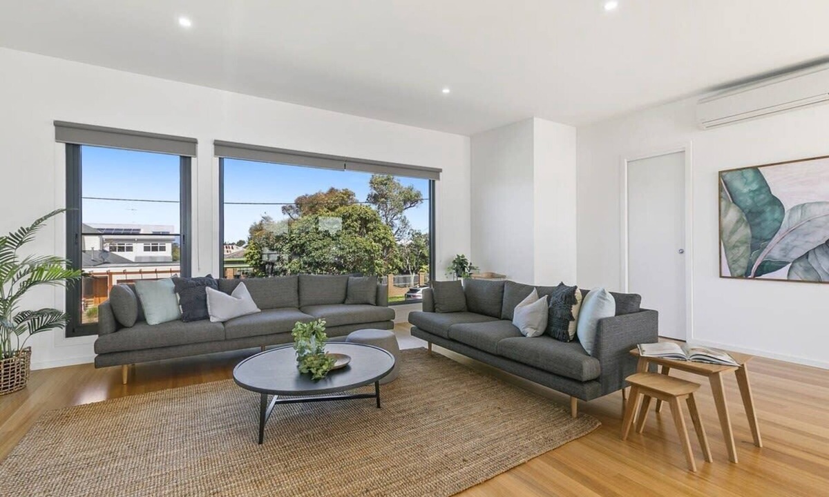 Torquay House | Sunrise Elegance in the Heart of Torquay.