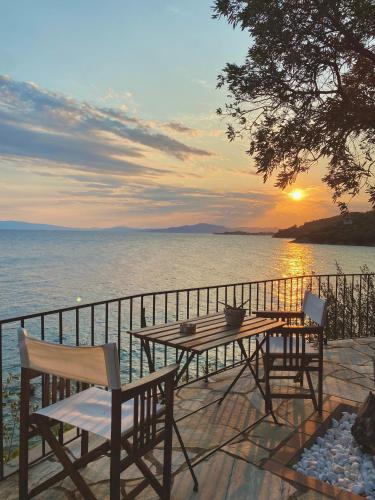 Kato Gatzea House | Sunset of Pelion