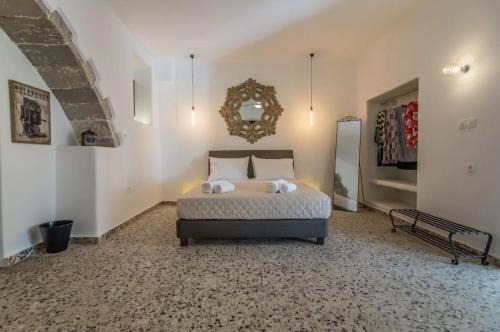 Plaka Apartment | Sunset Studio