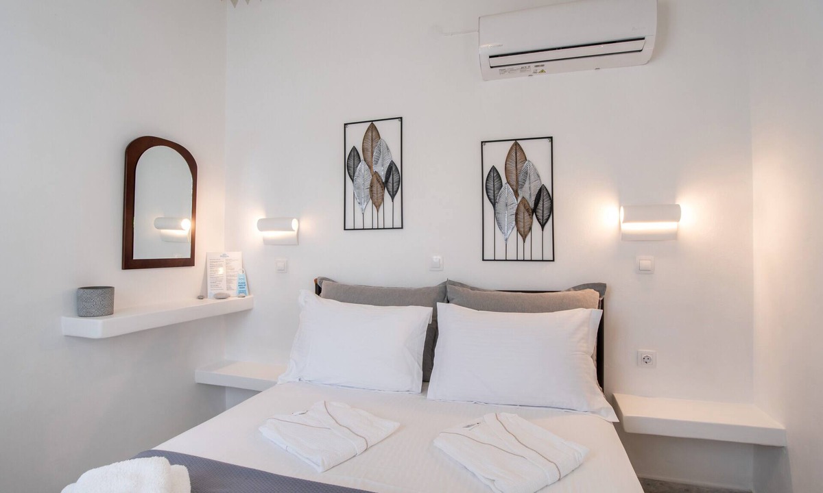 Mikri Vigla Apartment | Superior Ground Floor 1-Bedroom Apartment with Garden View