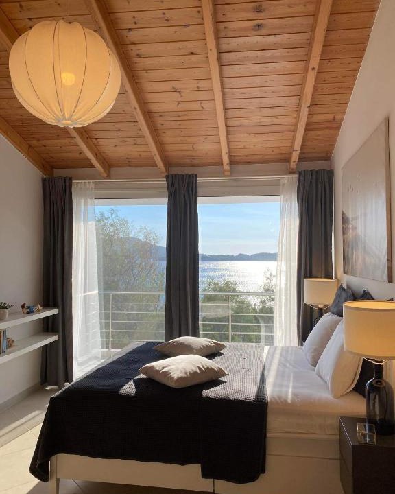 Lavreotiki Villa | Swim on a private beach