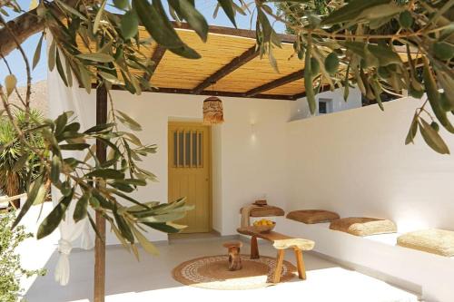 Kini Apartment | Syrolia village