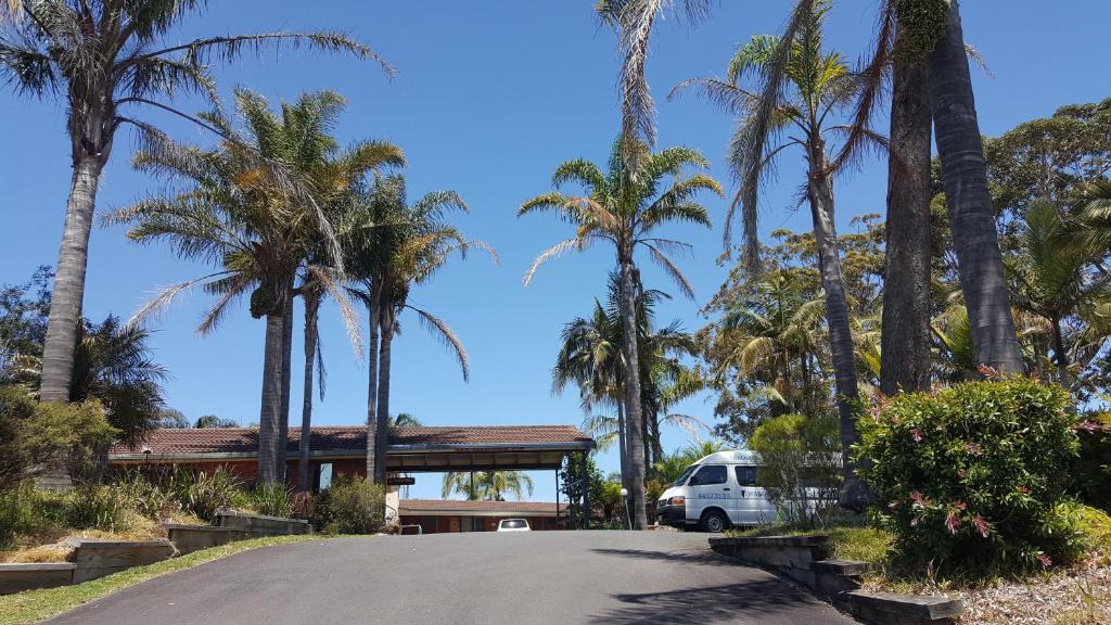Lake Tabourie Hotel | Tabourie Lake Motor Inn