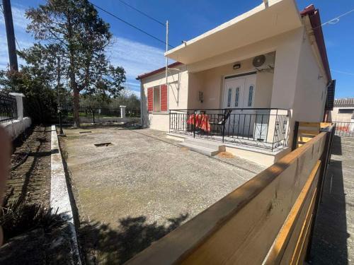 Tragilos Apartment | Tania's Country House-Mavrothalassa