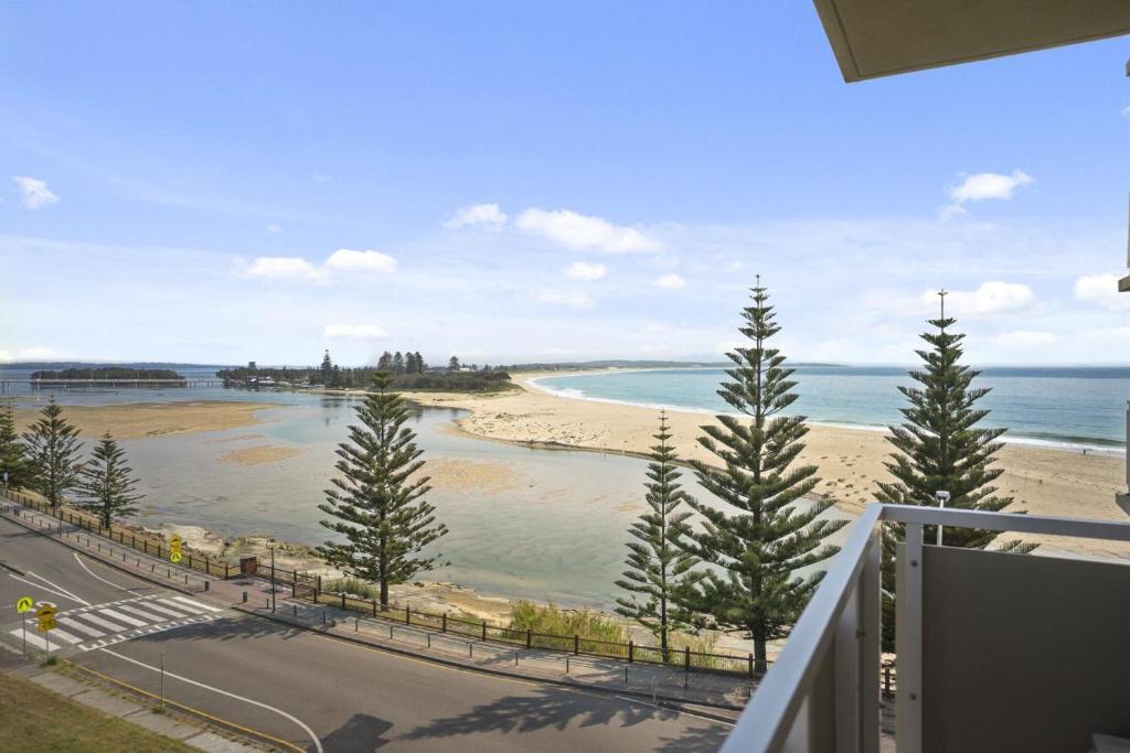 The Entrance Apartment | Tasman Towers Unit 13