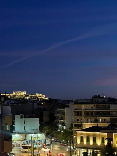 Metaxourgio Apartment | Tete's Acropolis View Penthouse