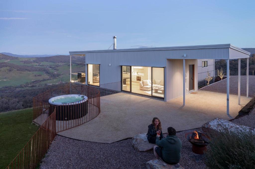 Myrrhee House | The Bella Vista by Mt Bellevue