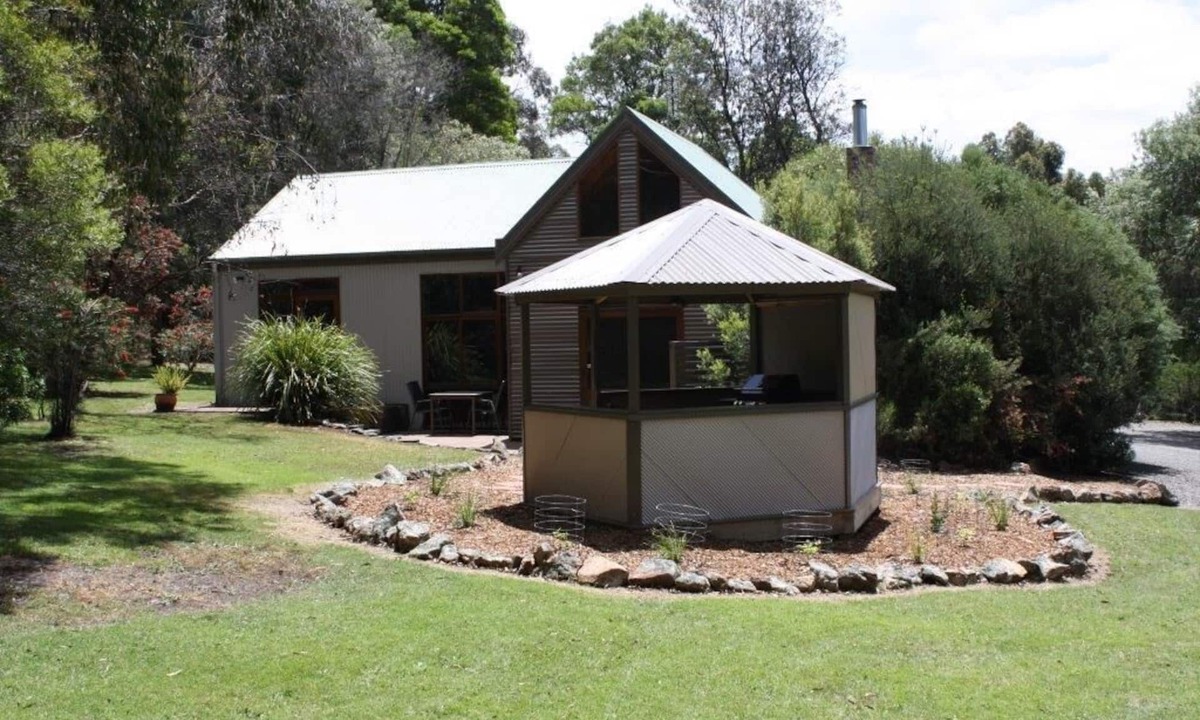 Halls Gap Villa | The Blue Wren Lodge quality couples accommodation