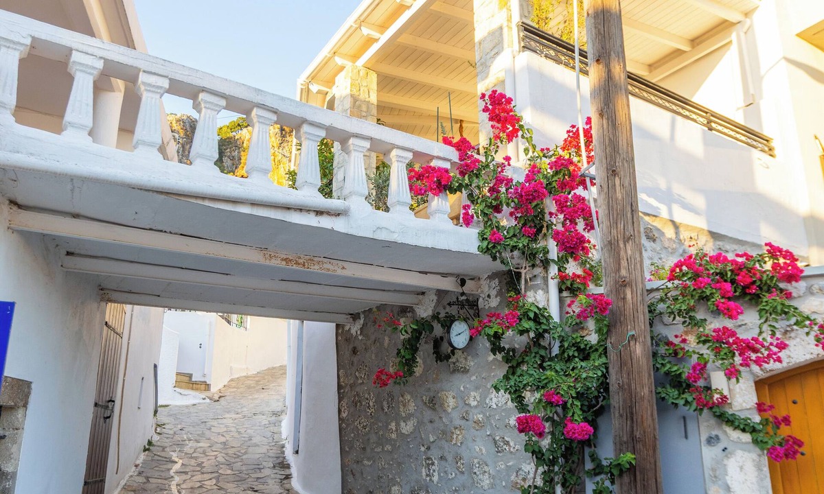 Spilion House | The Bridge House, 4BR Home for 10 with Terrace, Spili Rethymno
