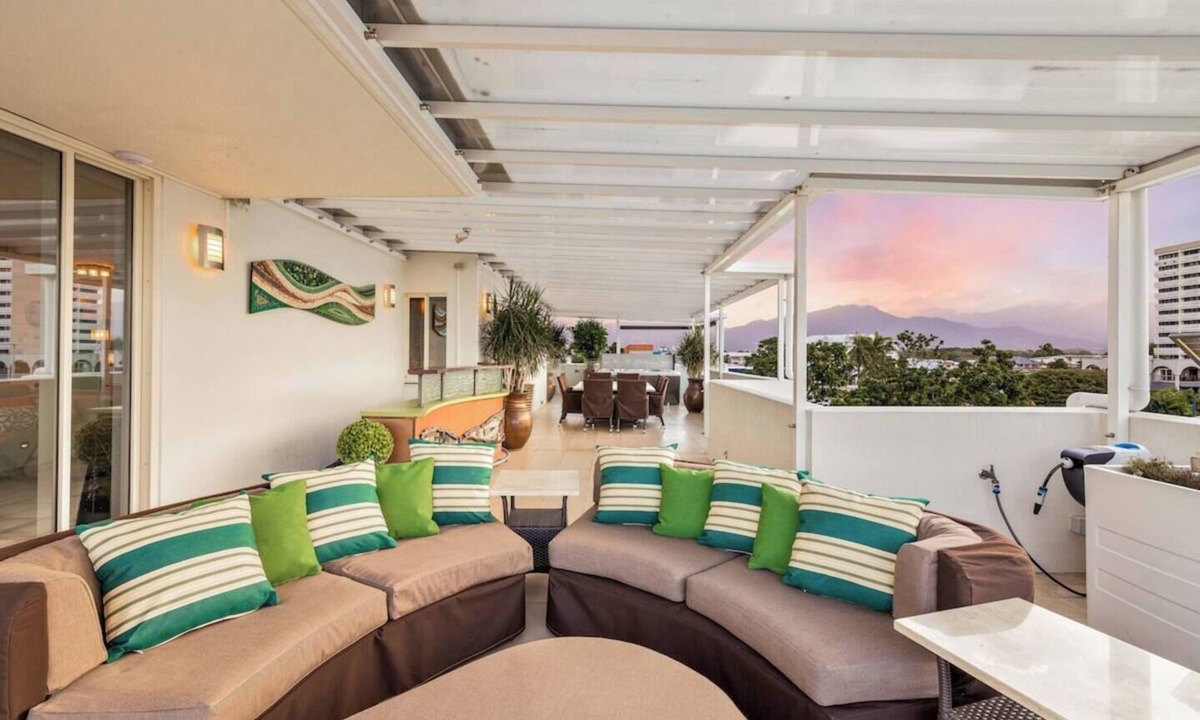 Cairns Apartment | The Dreamscape Sea View Serenity on the Esplanade