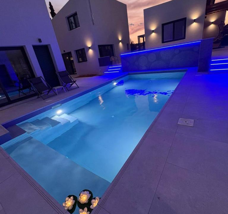 Spata-Artemida Apartment | The Five Doors Apartments - Free 24hr Transportation to Airport