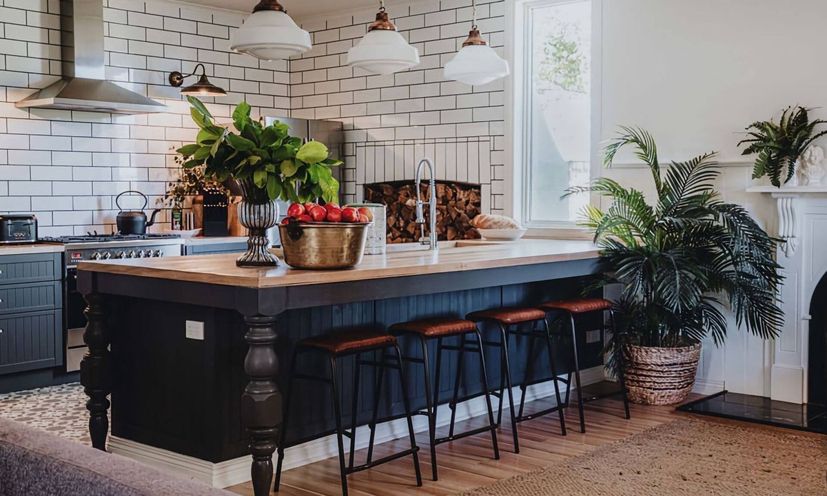 Korweinguboora House | The Gums ~ Daylesford Region ~ Sleeps 12 ~ 44 Acres