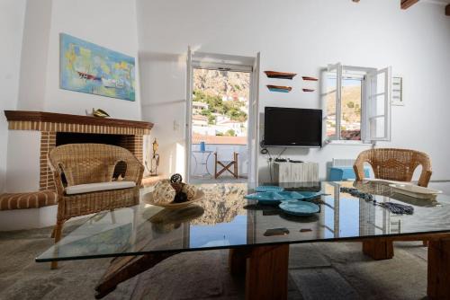 idhra Apartment | The House at the Centre