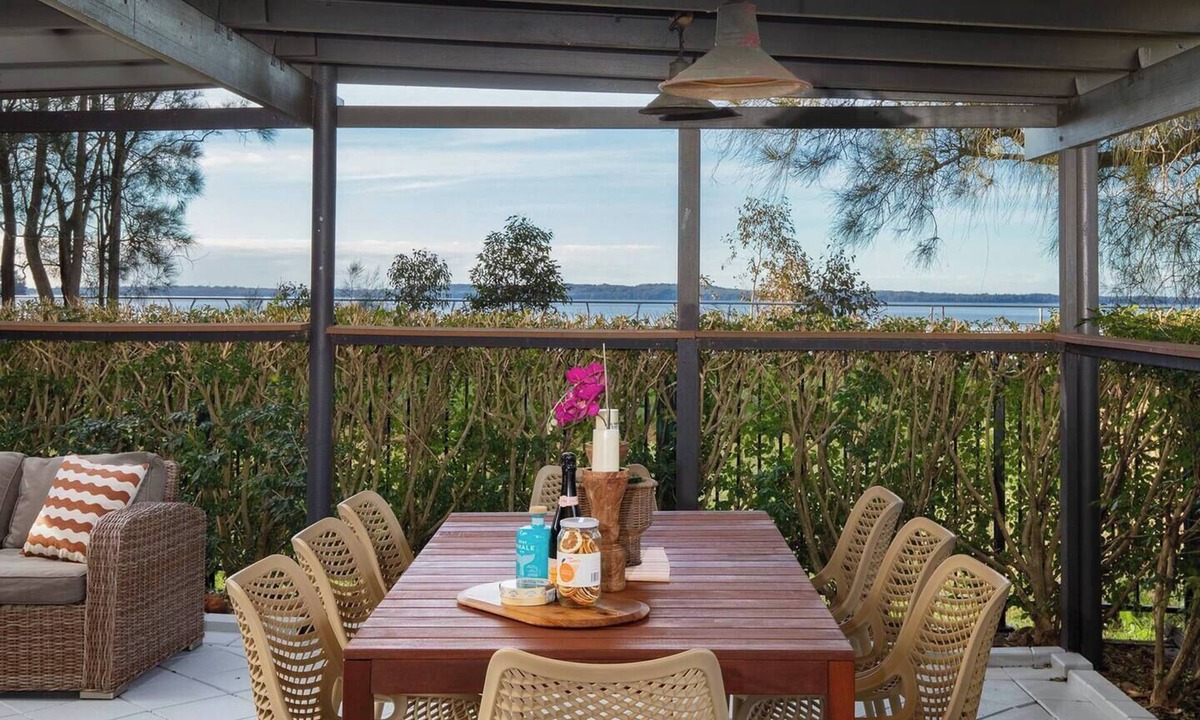 Tuggerawong House | The Lake Haus Spacious Waterfront Escape with Pool