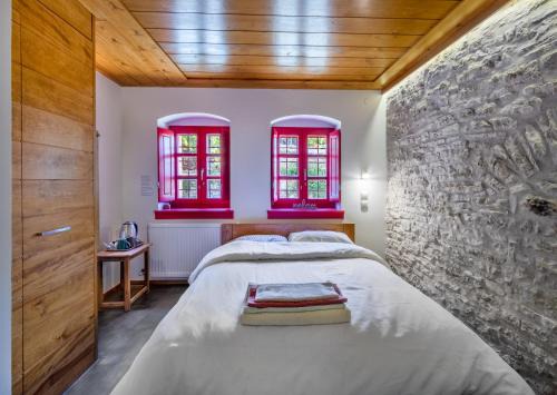 Vitsa Apartment | The Land Beyond