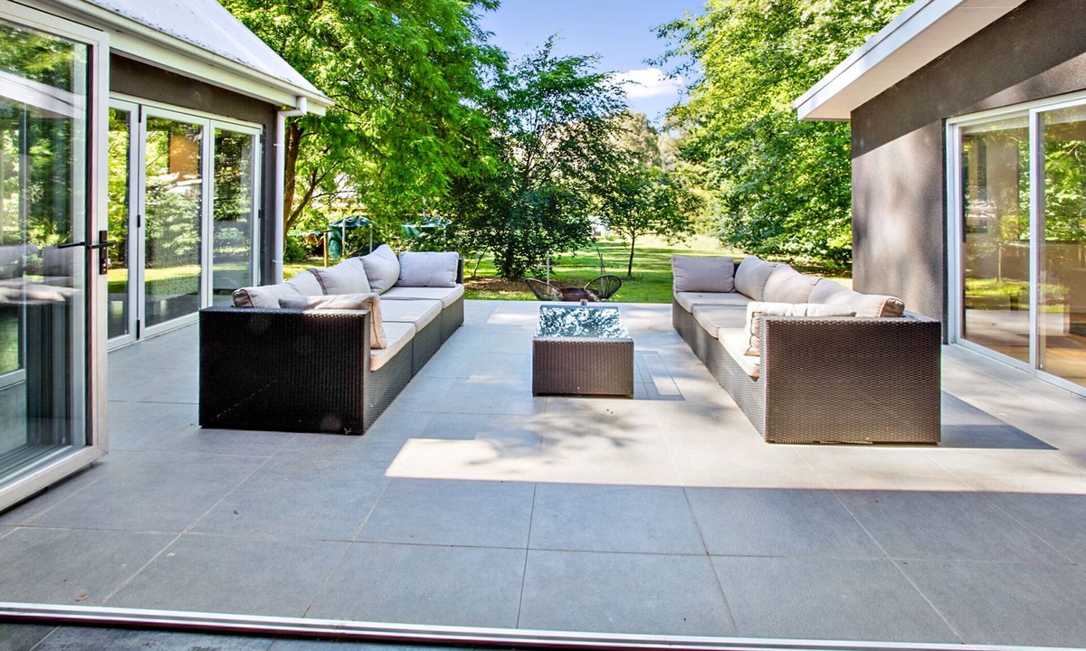 Porepunkah House | The Millbend House -Peaceful Luxury by Ovens River