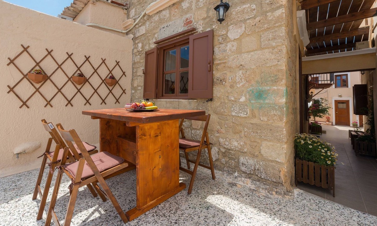 Rhodes Old Town House | The Neighborhood- Maisonette 6