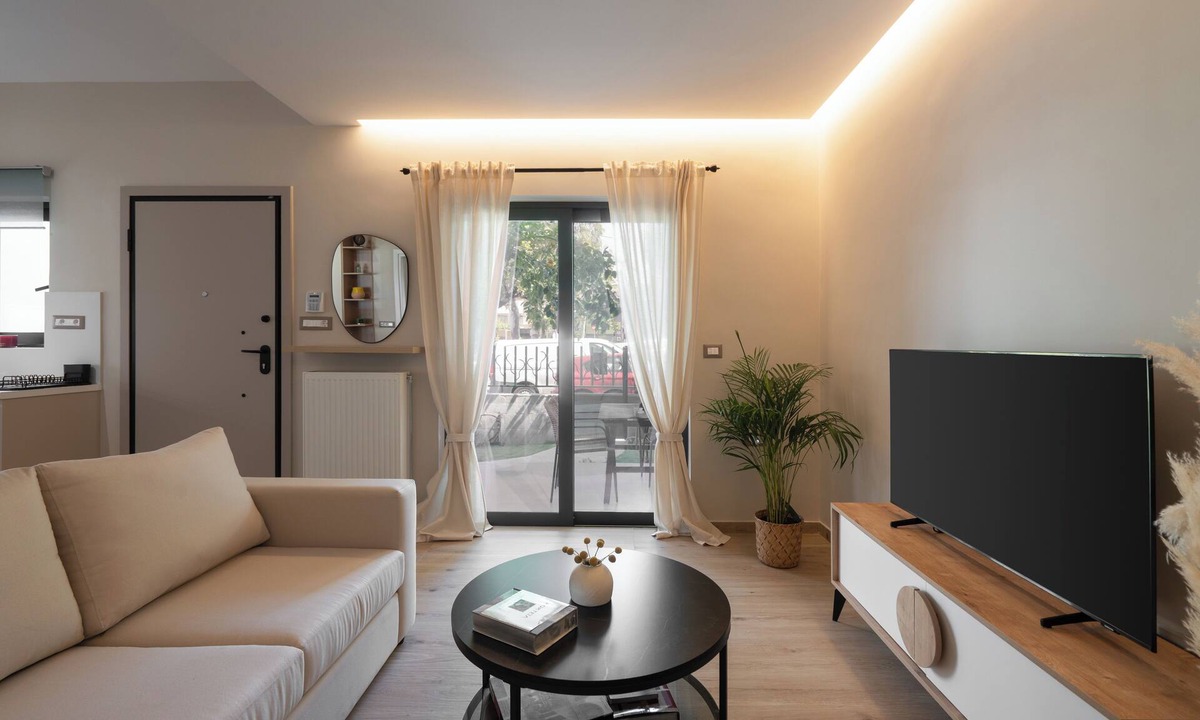 Palaio Faliro Apartment | The One With The Lemon Tree - 15' walk to the beach
