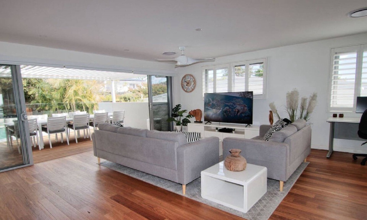Wamberal House | The Pool House - Light and Spacious