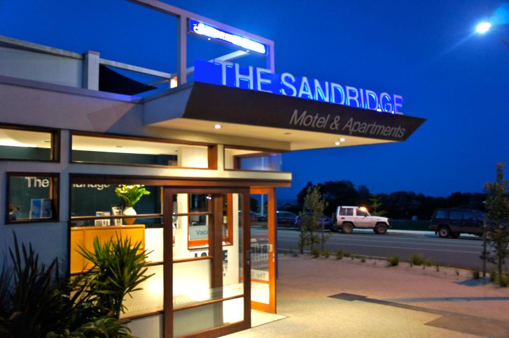Lorne Hotel | The Sandridge Motel