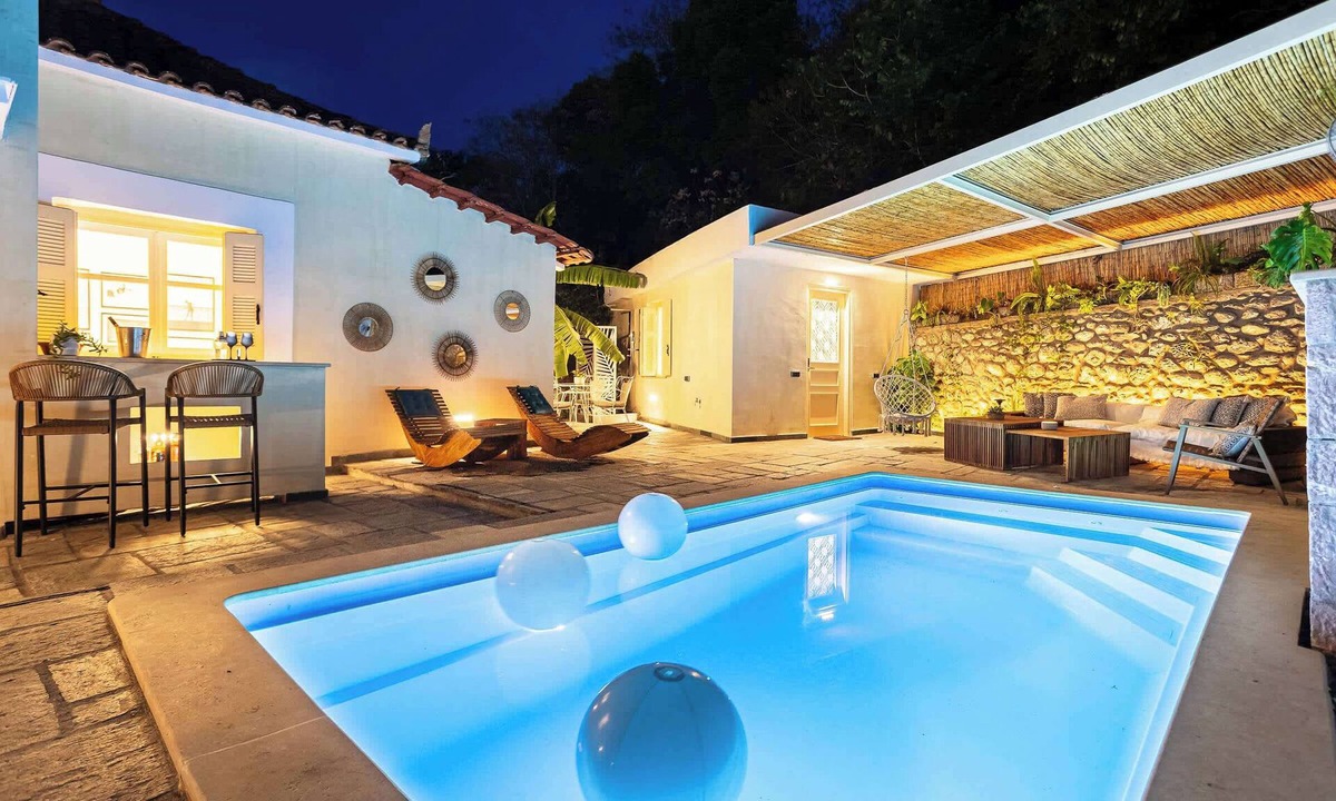 Kalamata Villa | The Secret Garden - Courtyard & Private Pool Villa