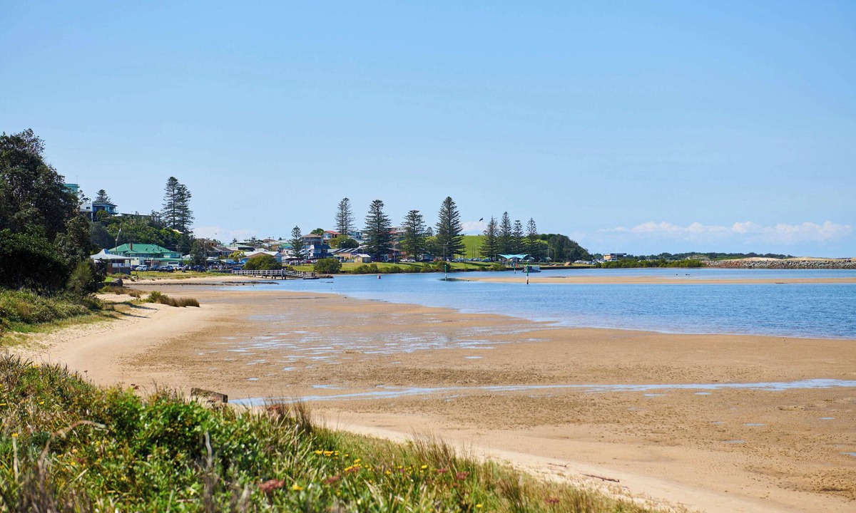 Harrington House | The Shack at Harrington - Minutes walk to local pub, club, cafe, shops.