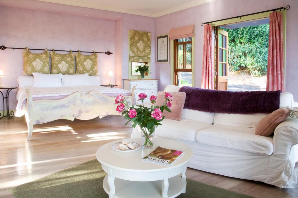 Montville Bed & Breakfast | The Spotted Chook and Amelie's Petite Maison