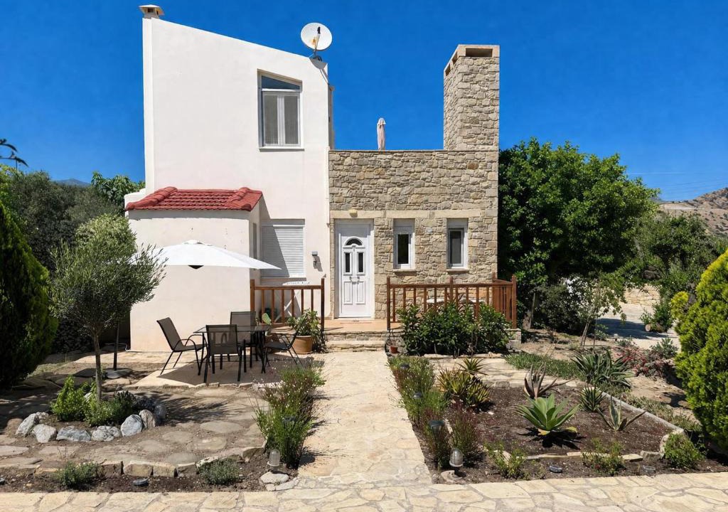 Mirtos Apartment | The Stone House Myrtos