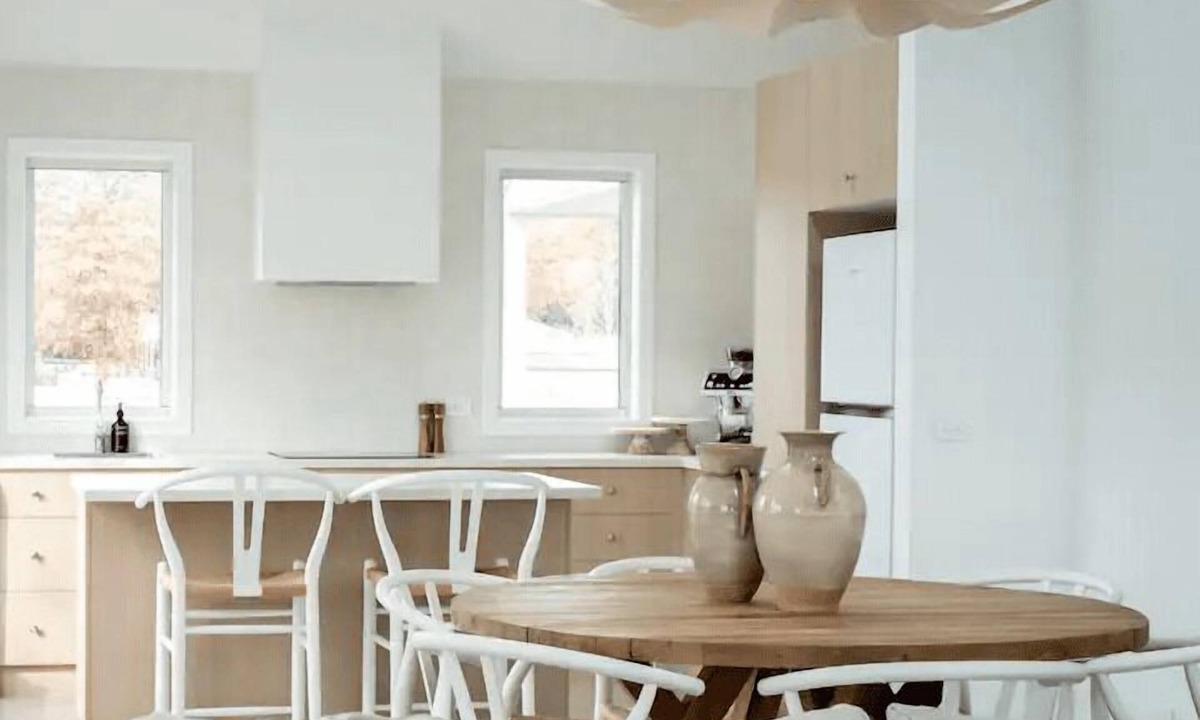 Porepunkah Cottage | The Tradesmans Cottage: Two - Classic alpine cottage with an intricate stonemason frontage.